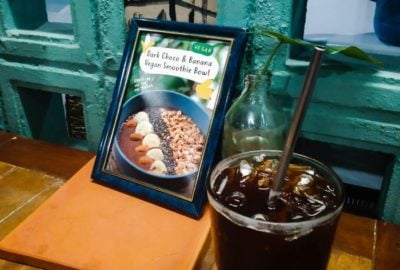 Iced Americano with metal straw