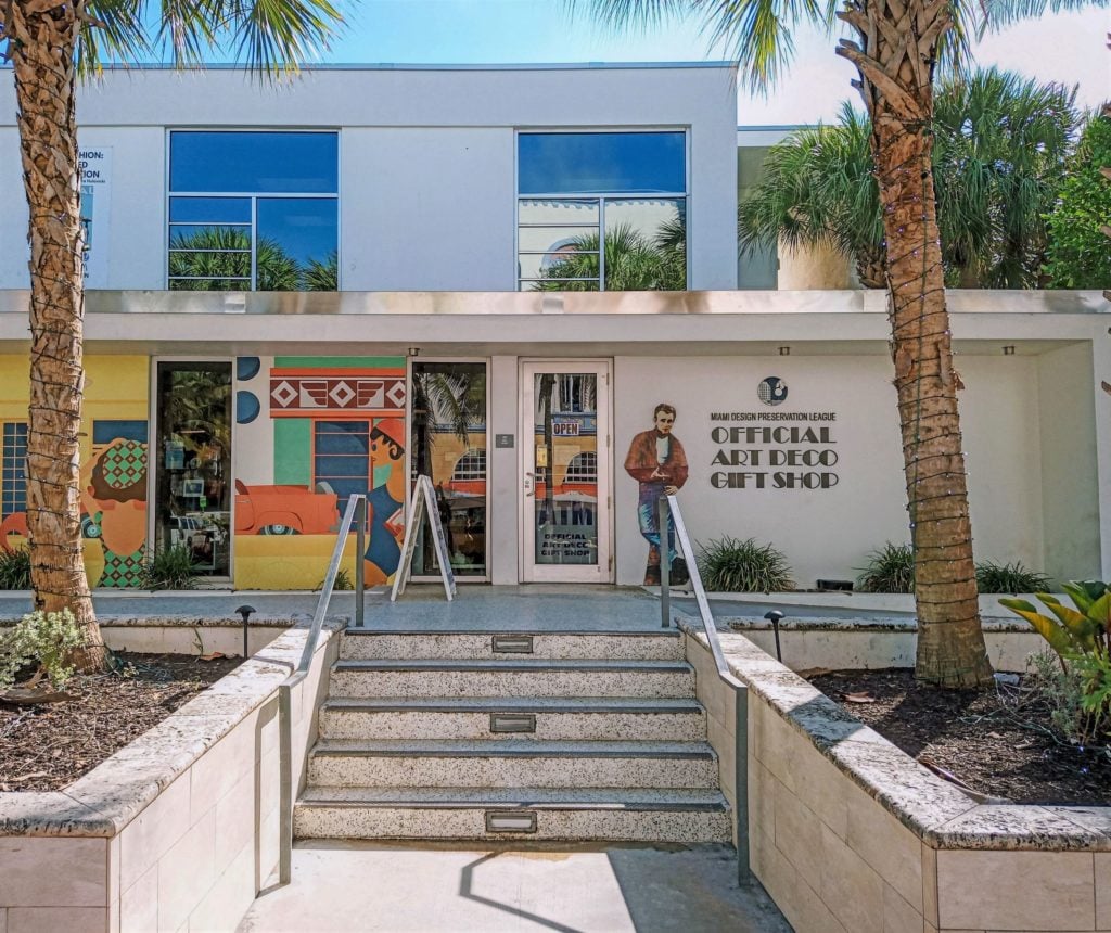 art deco welcome center miami beach