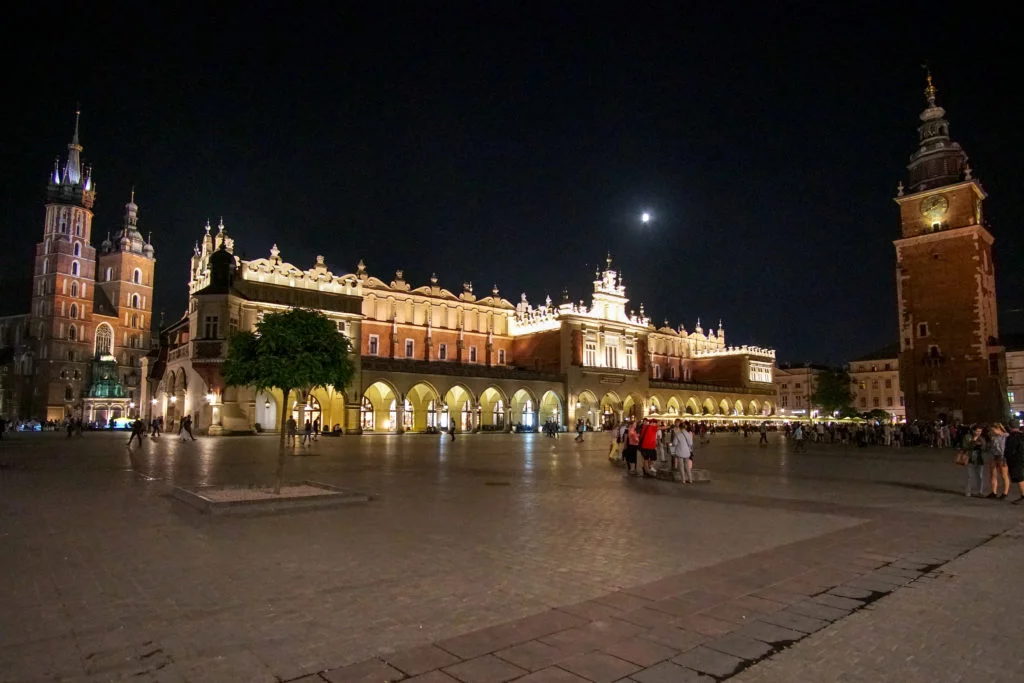 Rynek Glowny at night