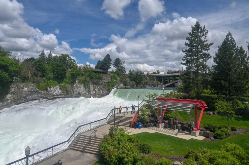 Views of the lower falls from the gondola