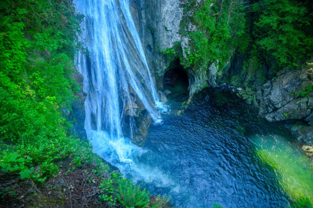 pool at bottom of lower falls