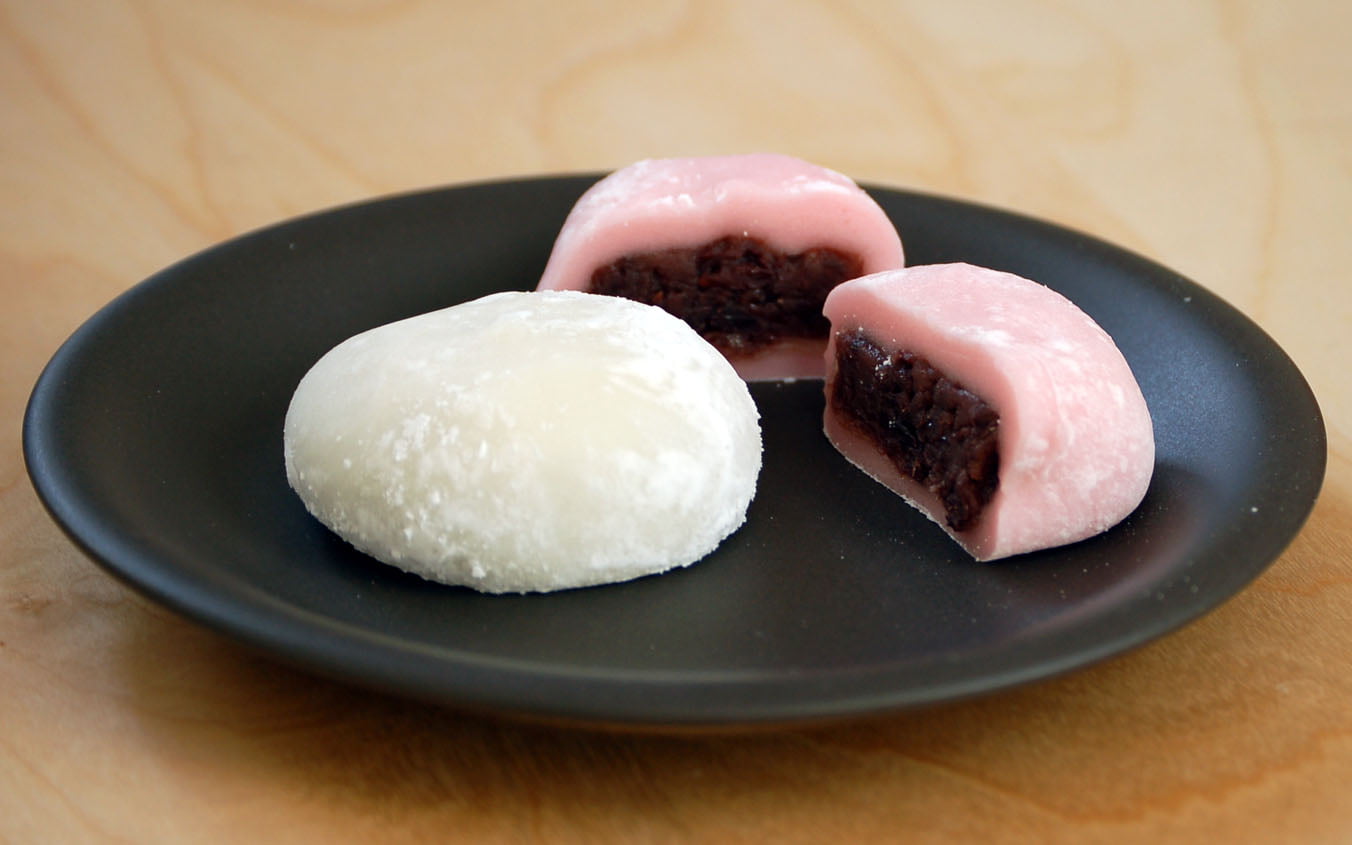 Delicious Hawaiian Coconut Custard Mochi Travelffeine