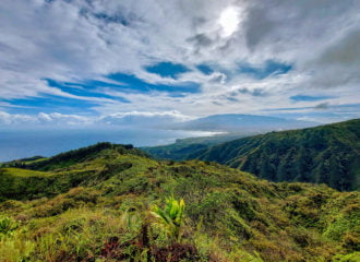 waihee ridge trail view feature