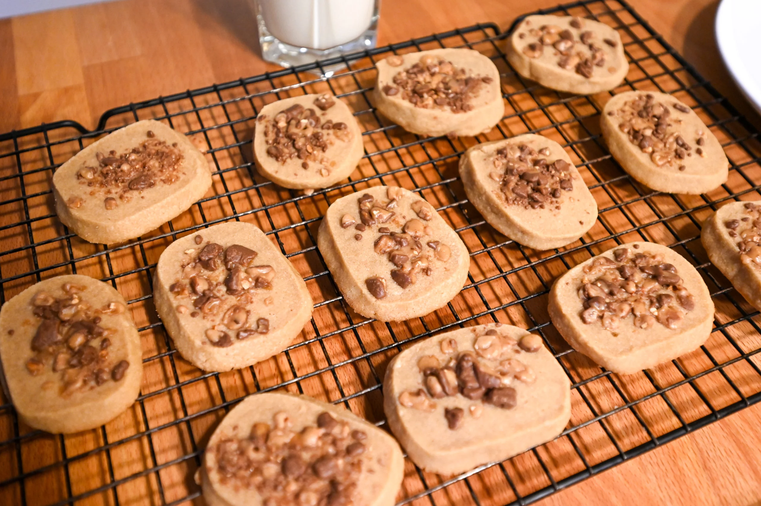 baked espresso cookies on cooling rack
