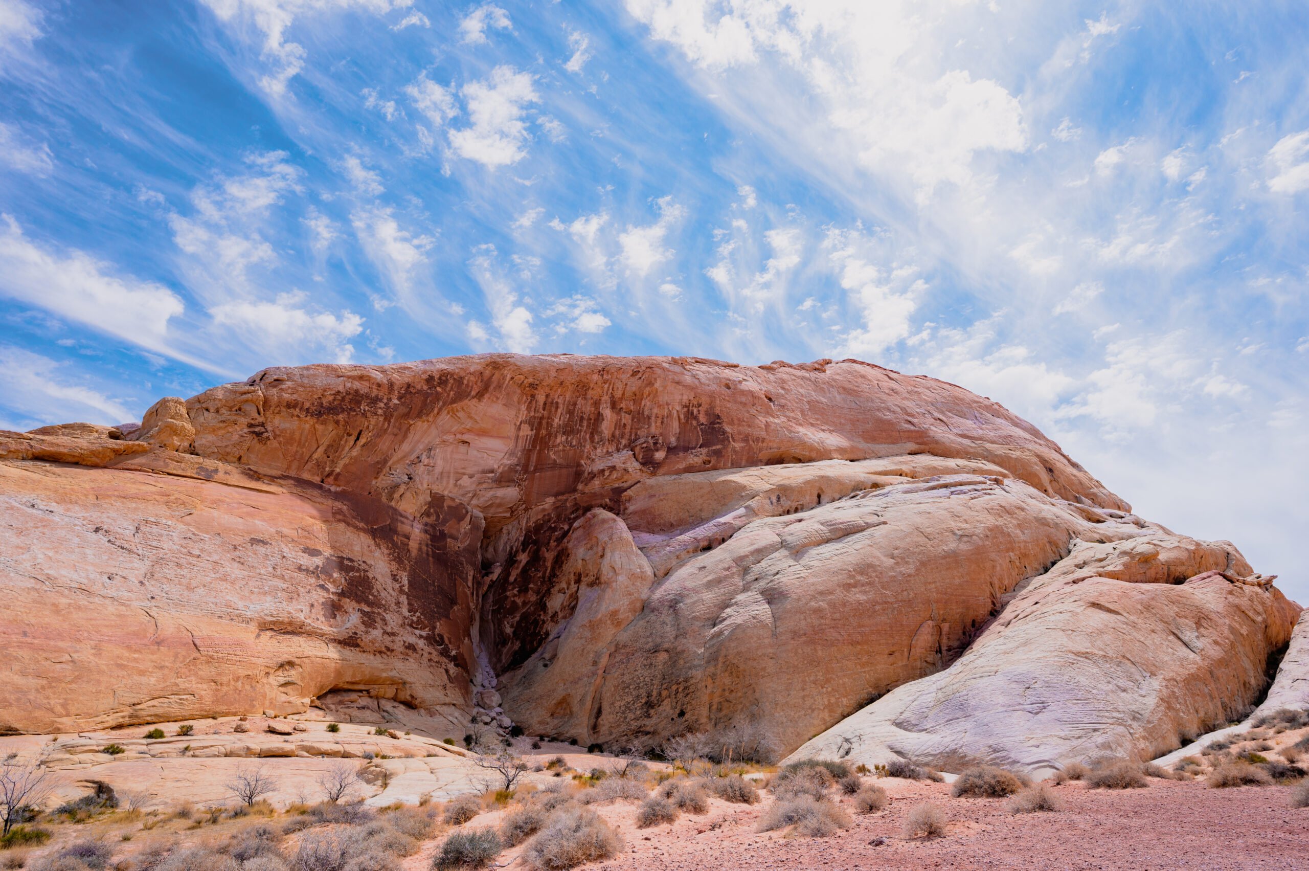 White Domes Trailhead