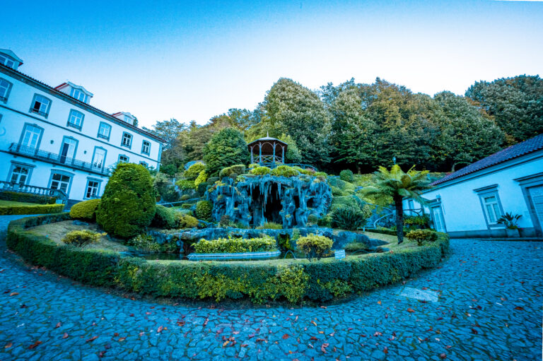 grotto by Bom Jesus do Monte