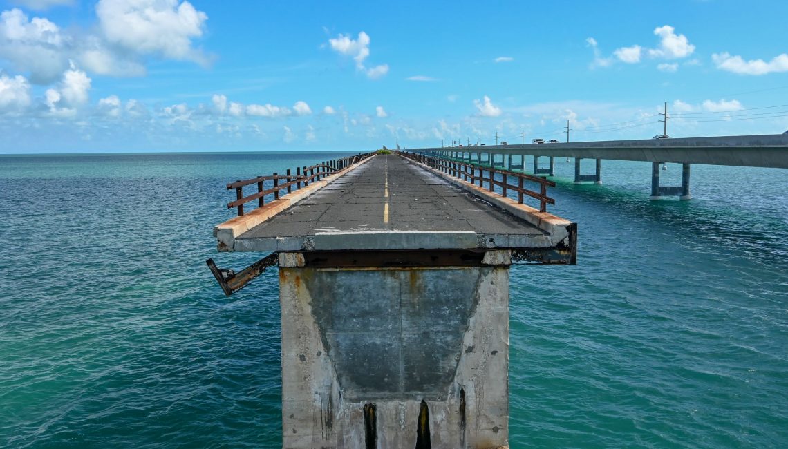 broken part of old 7 mile bridge on the way to Key West