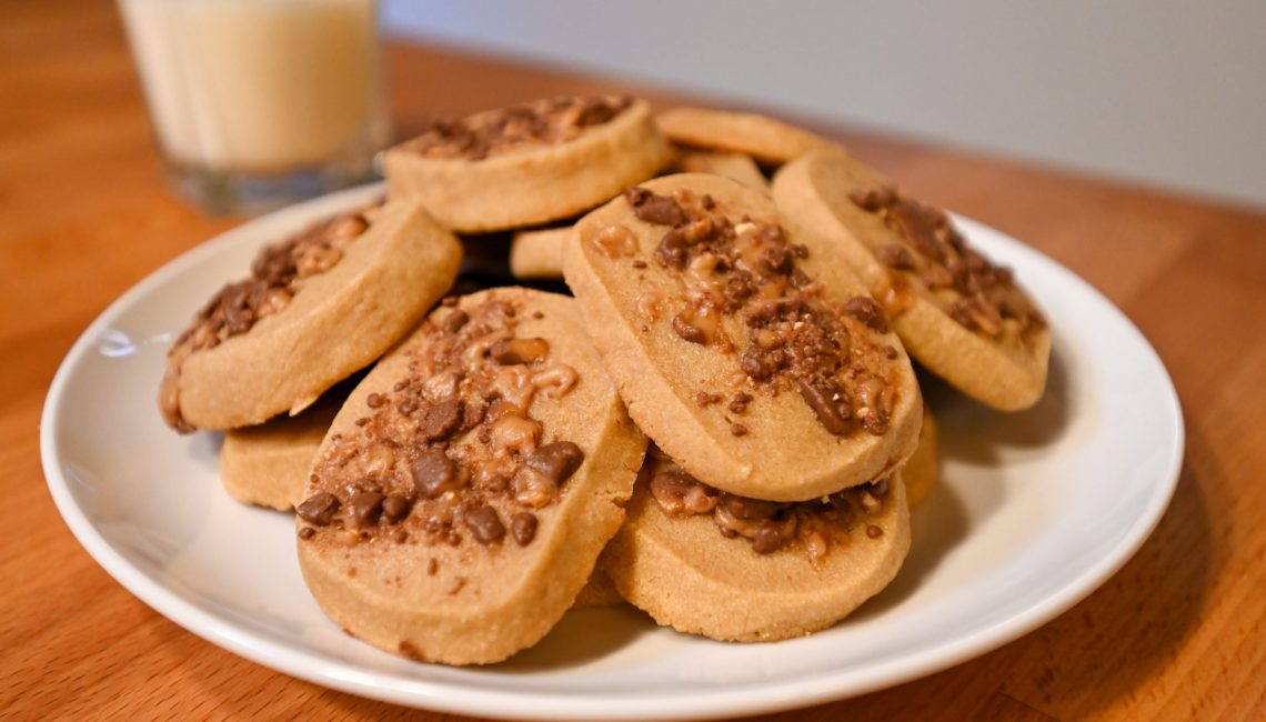 toffee coffee espresso cookies with milk